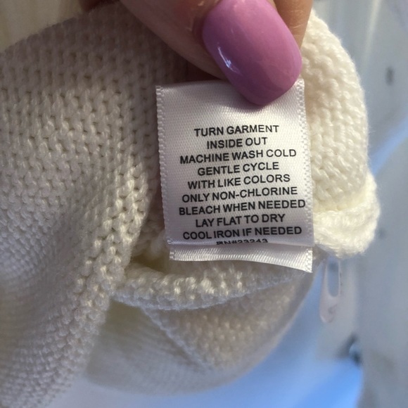 NY&Co White with mirrored sequins XS Sweater - Picture 5 of 7